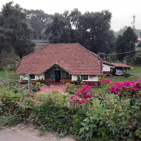 A Quaint Cottage With Rajah'S Seat View. Мадикери Екстериор снимка